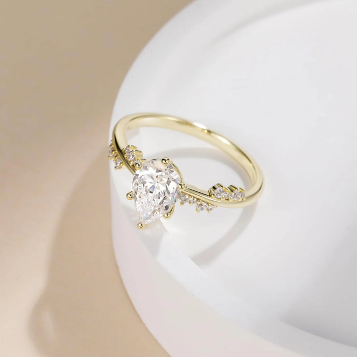 2CT pear cut ring