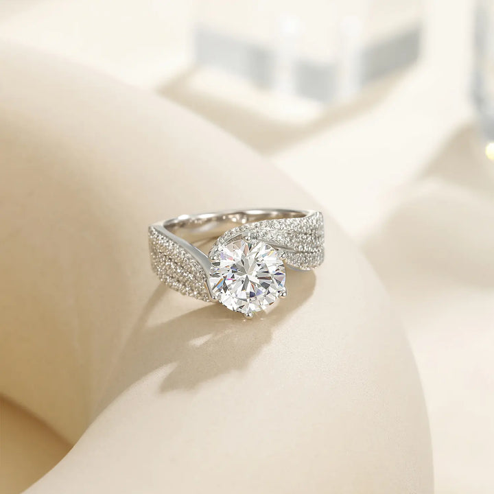 3/5 CT Luxury Engagement Ring with VVS1 Moissanite
