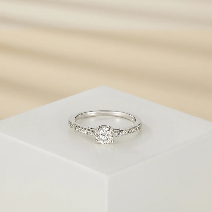 5mm round cut moissanite Ring