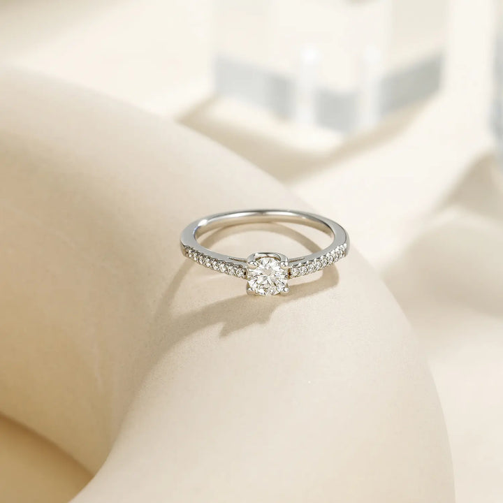 5mm round cut moissanite Rings
