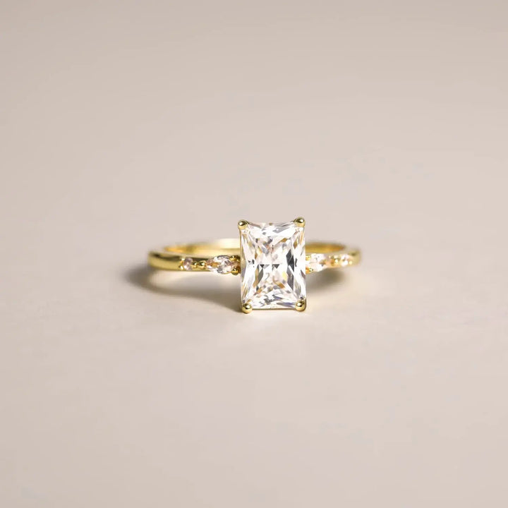Beautiful Radiant cut ring