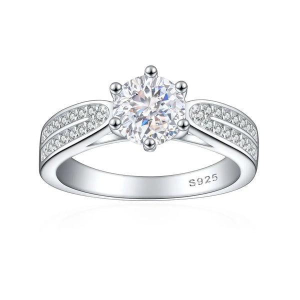 Fashionable Platinum Plated 1Ct Moissanite /High Carbon Diamond S925 Silver Engagement Ring for Women