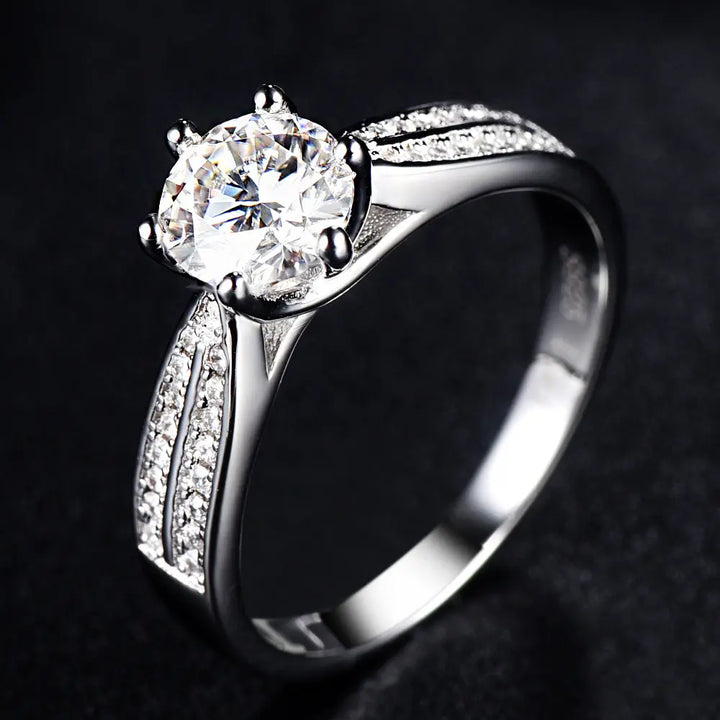Fashionable Platinum Plated 1Ct Moissanite rings