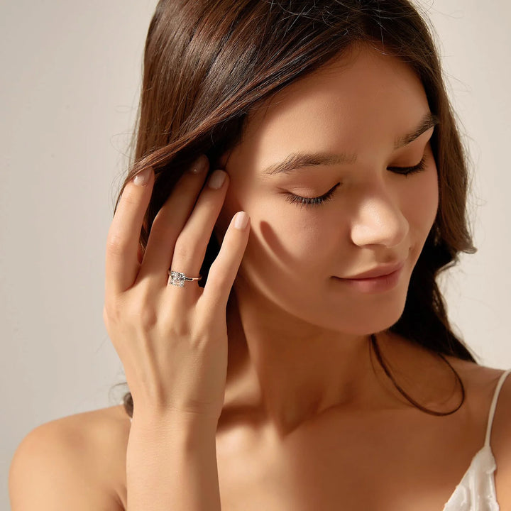 Gold 2.5 carats Asscher Cut Promise Ring on Hand