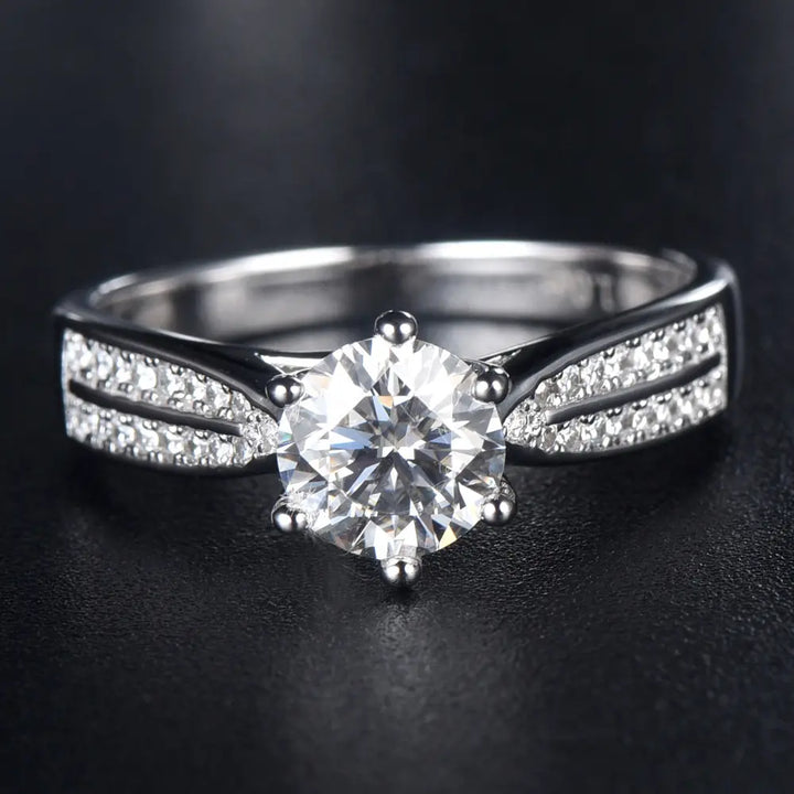 High Carbon Diamond S925 Silver Engagement Ring for Women