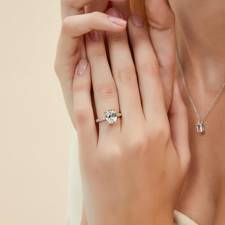  Oval Cut Moissanite Ring