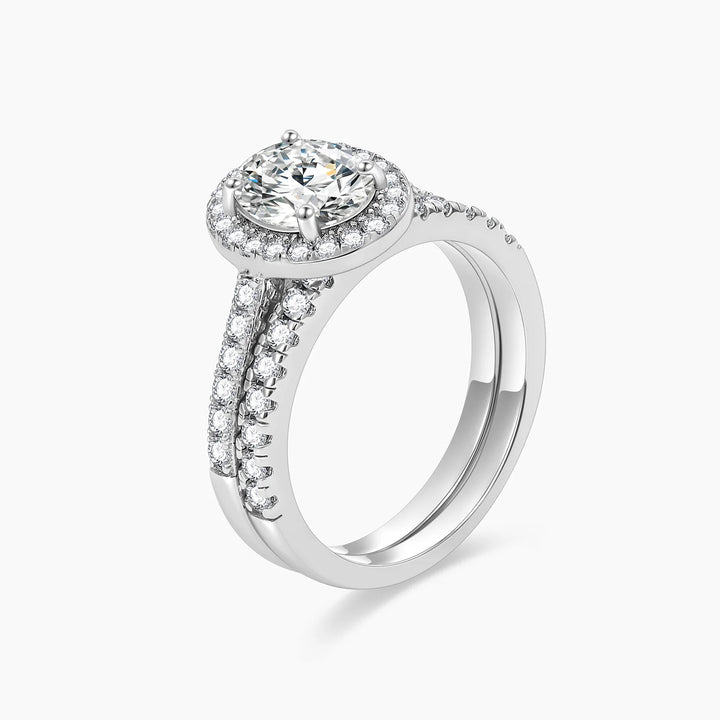 Oval moissanite wedding ring set