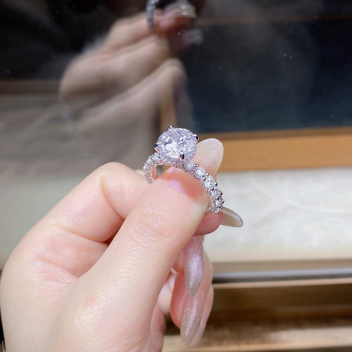 Round cut 3 carat moissanite ring