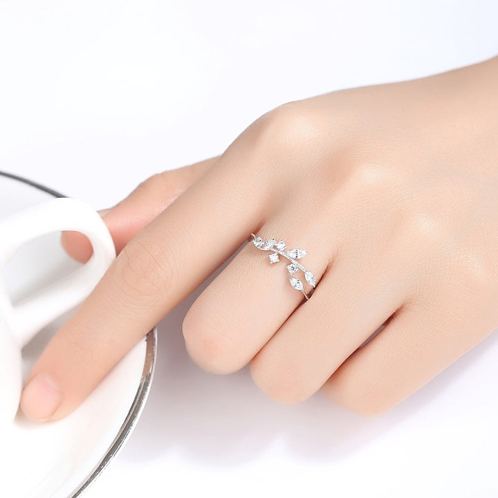 Leaves adjustable ring