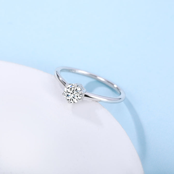 0.5CT Round Cut Moissanite Engagement Ring