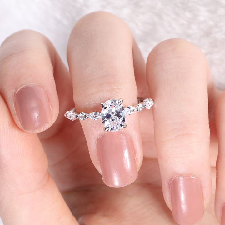 oval cut moissanite wedding ring 